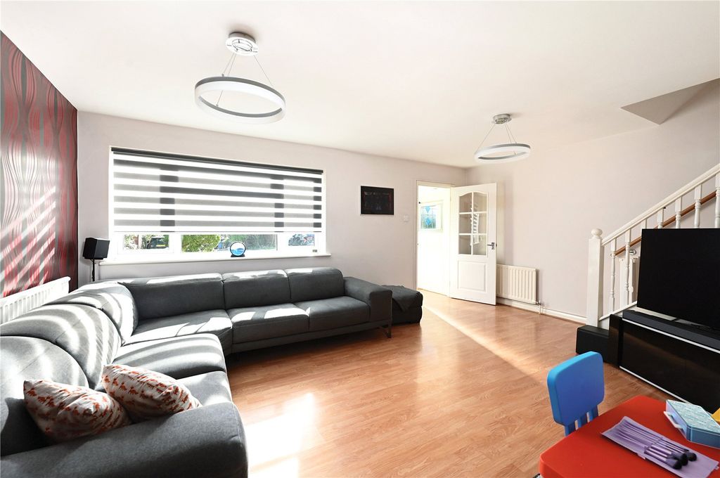 Property photo 2 of 13 Picture No. 15