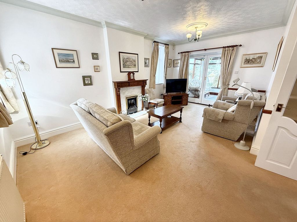 Property photo 3 of 37