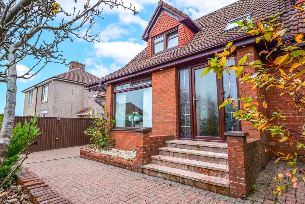 Property photo 2 of 26