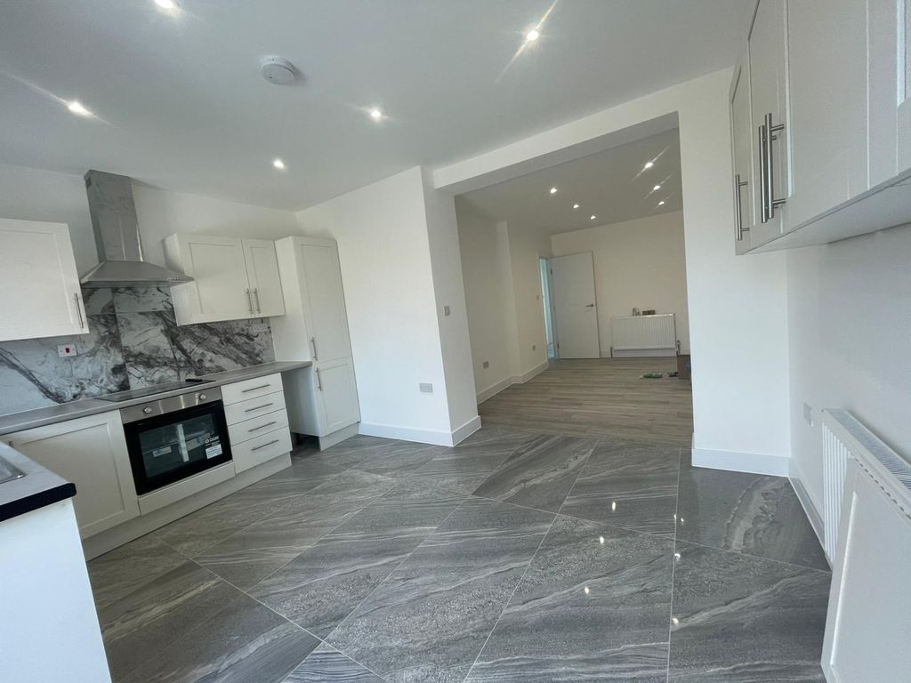 Property photo 2 of 15 Photo 12