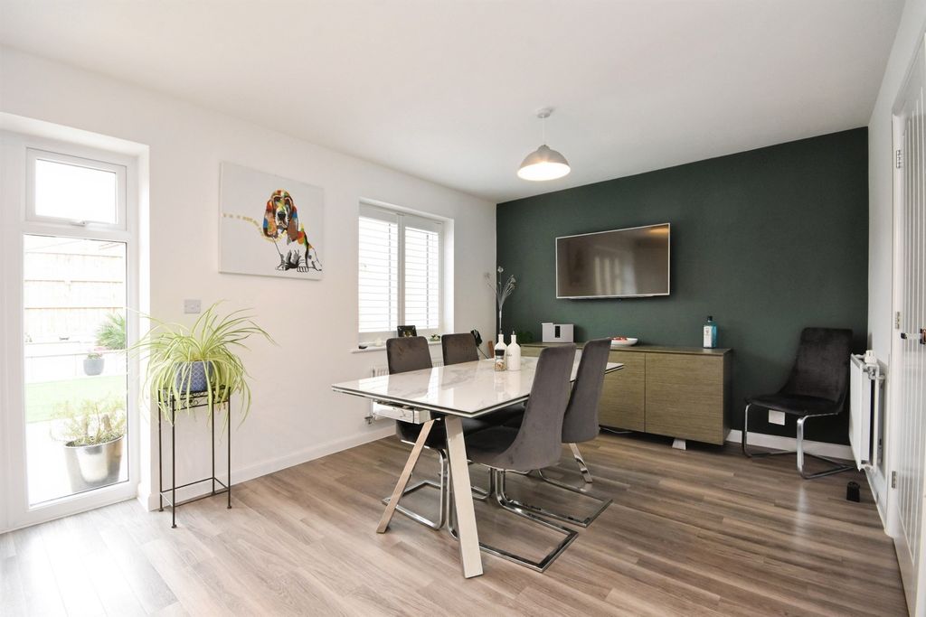 Property photo 3 of 29