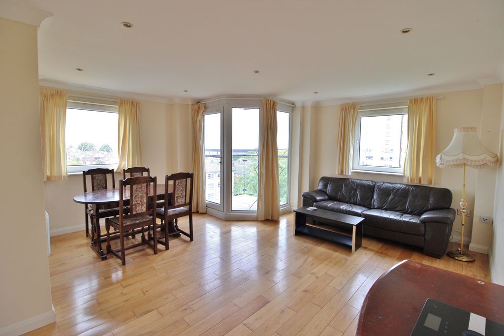 Property photo 2 of 10