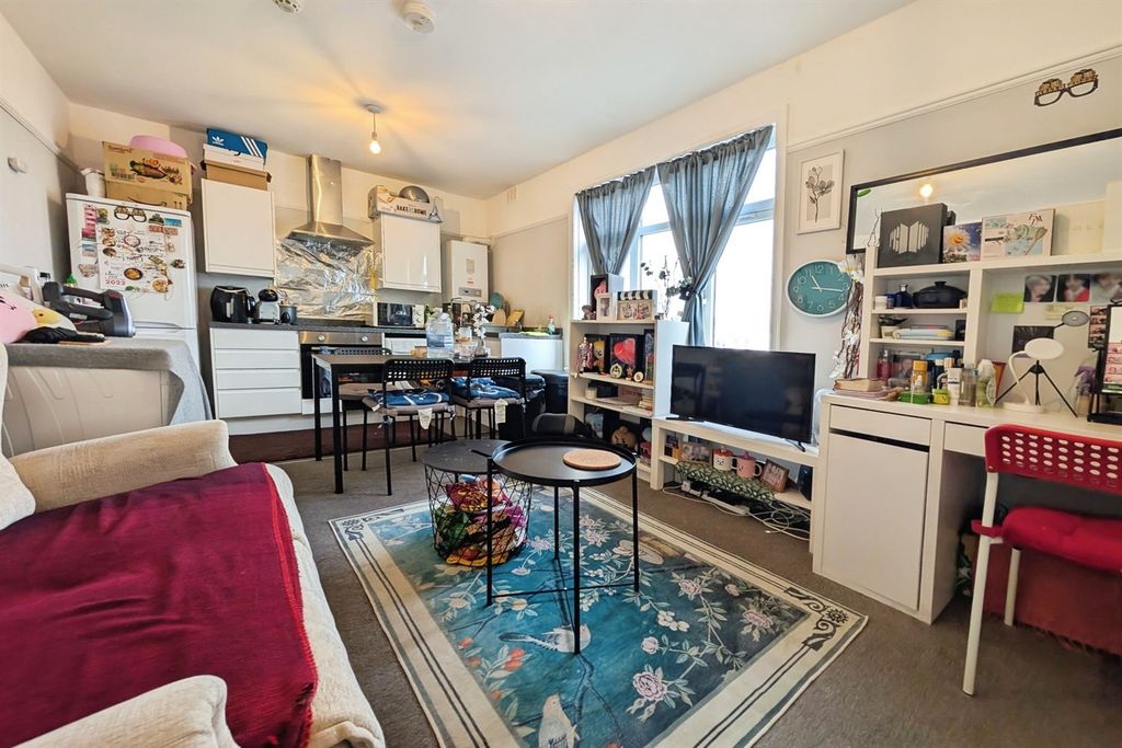 Property photo 2 of 5 (Main)