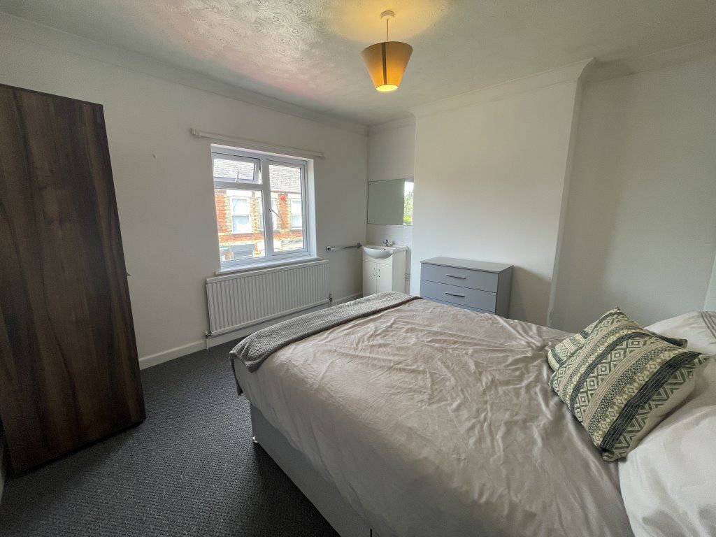 Property photo 1 of 3