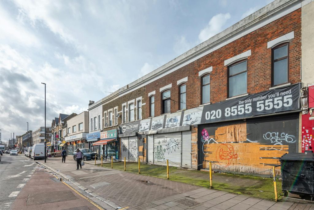 Property photo 2 of 9 01725_729_Romford_Road_E12.Jpg
