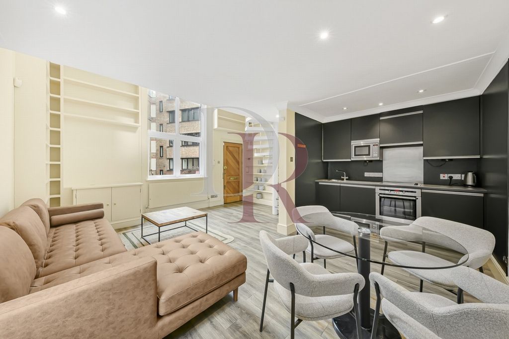 Property photo 3 of 14 Photo 6