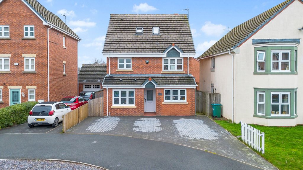 Property photo 1 of 28