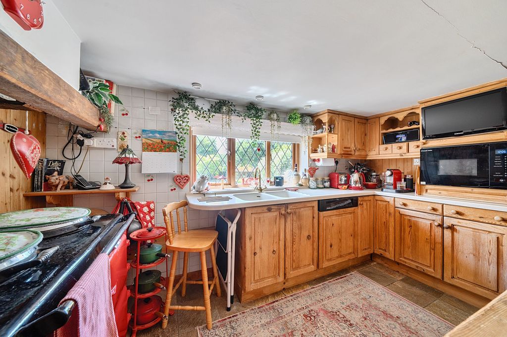 Property photo 2 of 19