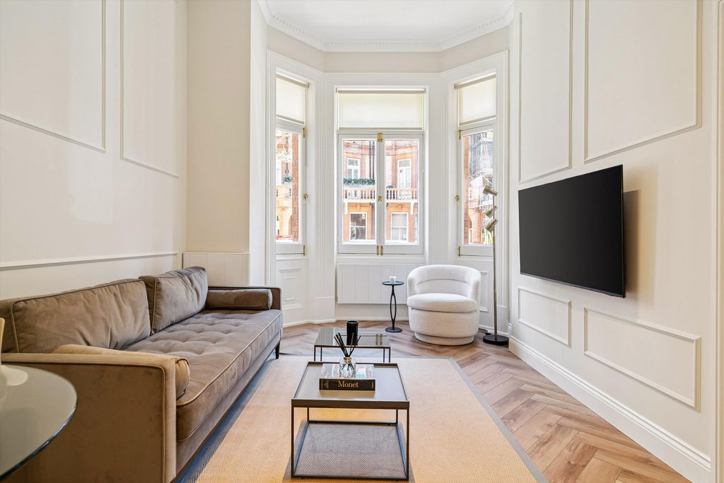 Property photo 2 of 8 Image