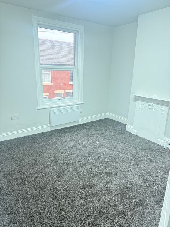 Property photo 2 of 4 Bedroom 