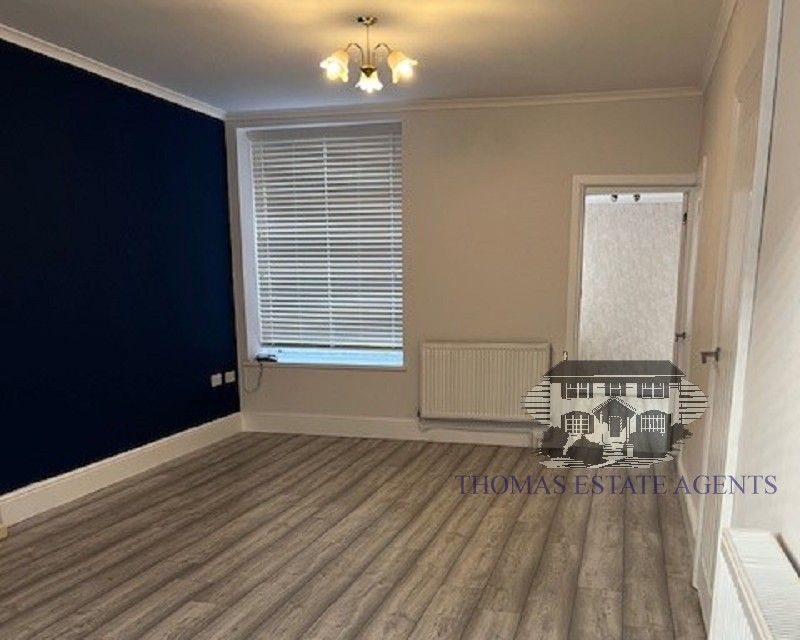 Property photo 2 of 12 Lounge