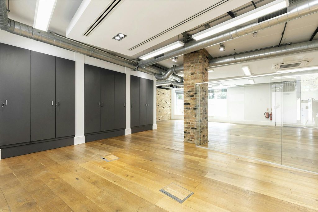 Property photo 3 of 10 Cosmopolitan House 9.Jpg