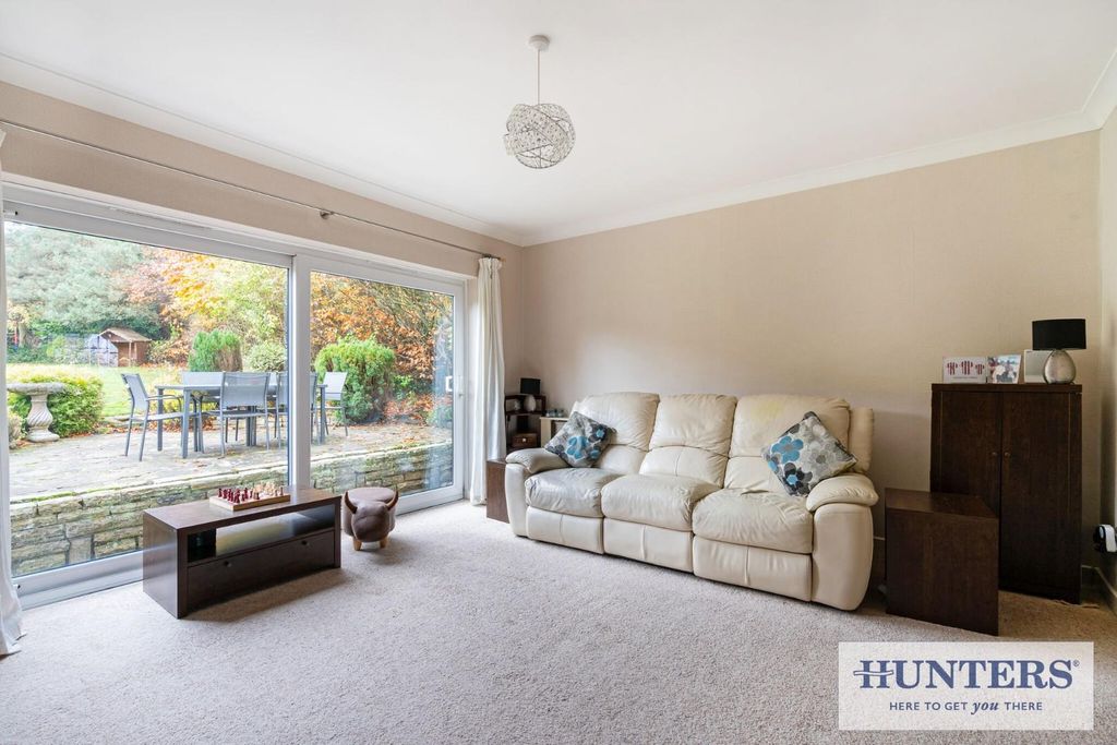 Property photo 3 of 30 100426_95 Westgate Guiseley  (9) - Copy_Low.Jpg