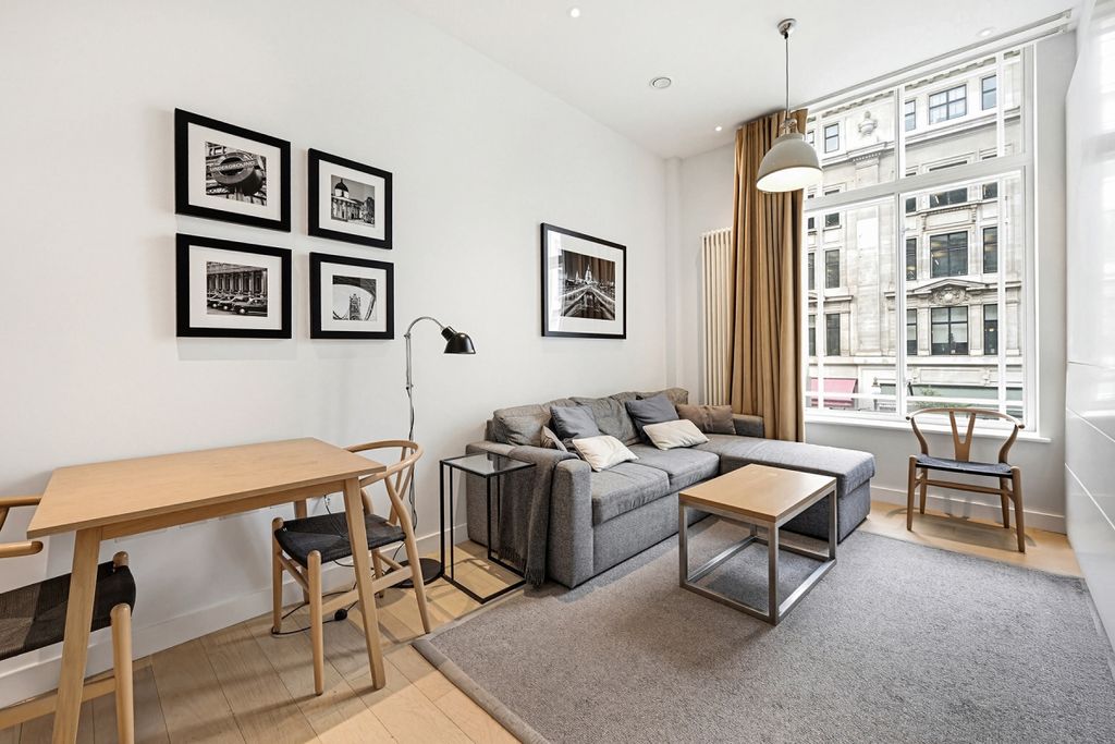 Property photo 1 of 7 Flat 1, 234 Regen...