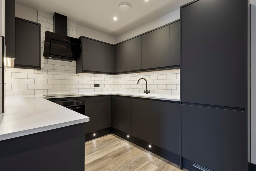 Property photo 3 of 14 Kitchen