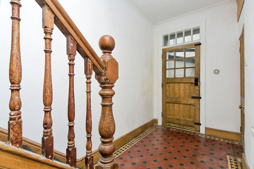 Property photo 2 of 19 Photo