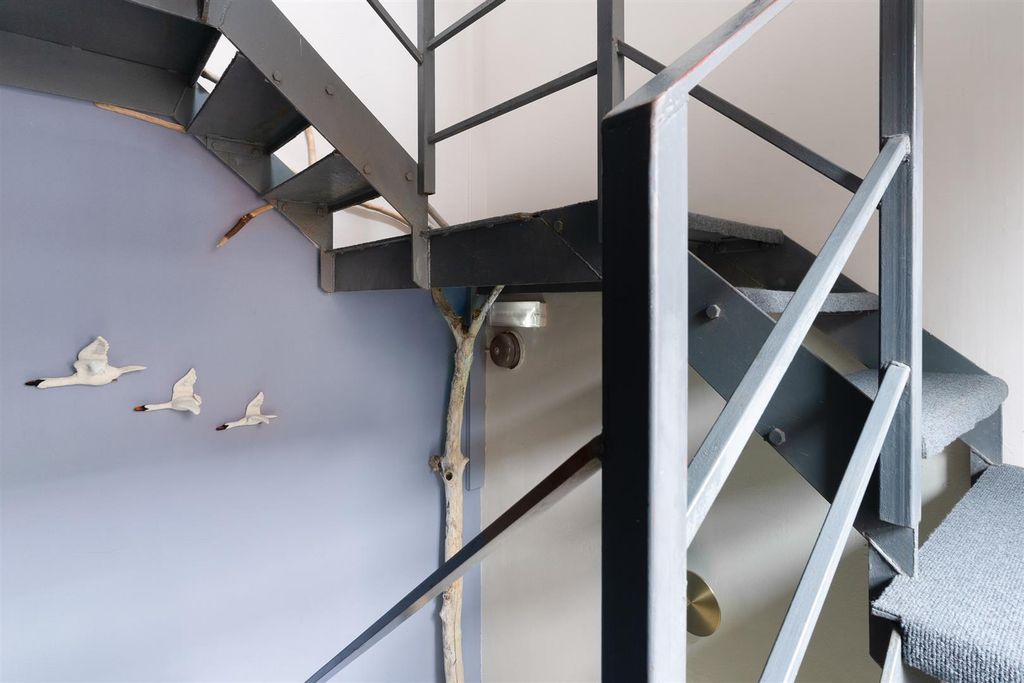 Additional image 28 of 2 bed flat for saleSeaview, Isle Of Wight PO34