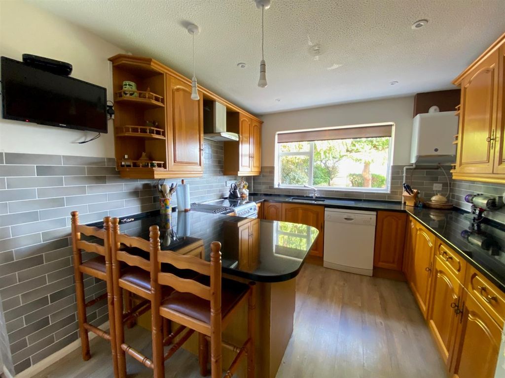 Property photo 3 of 23 Kitchen Breakfast Room.Jpg