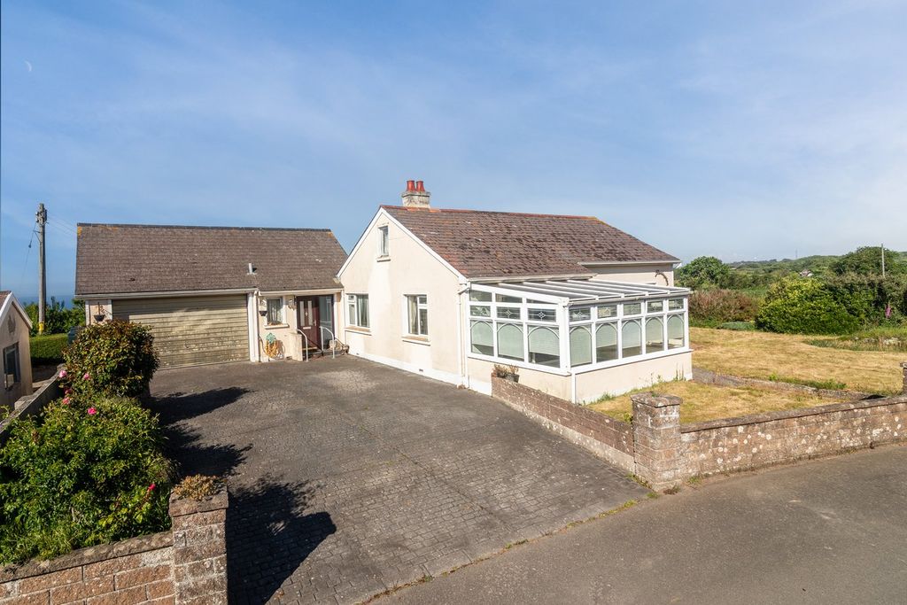 Property photo 2 of 24