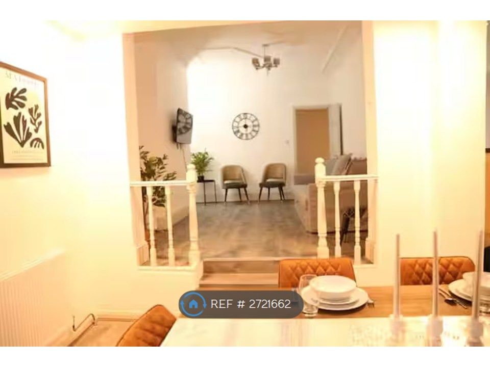 Property photo 1 of 18 Dining Room