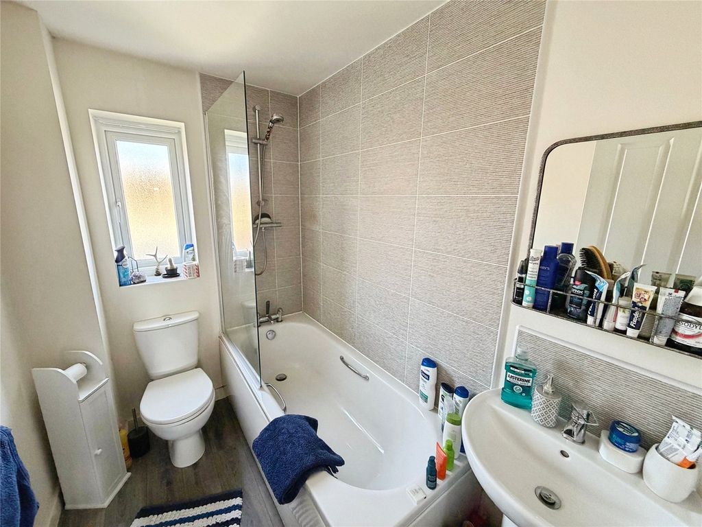 Property photo 3 of 13 Bathroom/Wc