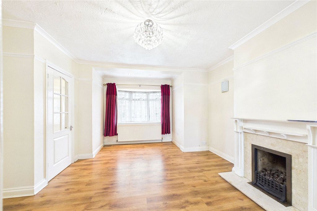 Property photo 2 of 16 Living Room