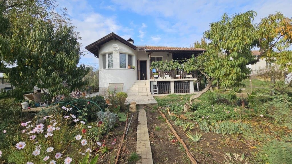 Property photo 1 of 43