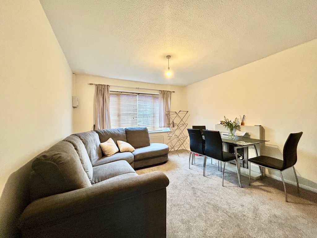 Property photo 2 of 11 Living Room