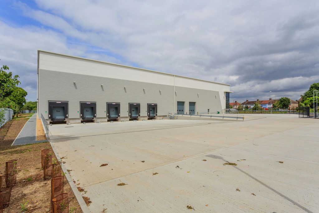 Property photo 3 of 9 Unitbc86.Jpg