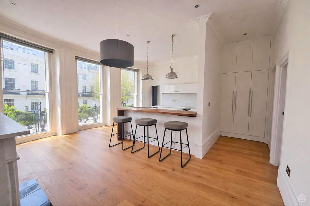 Property photo 3 of 12 15