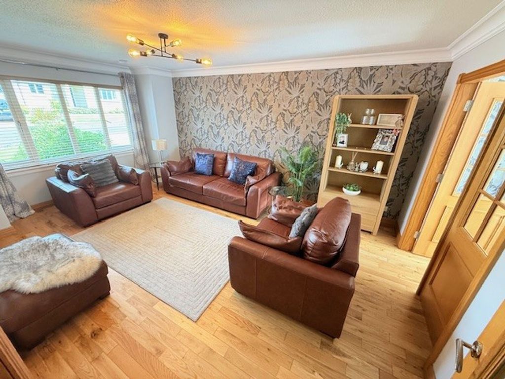 Property photo 2 of 37