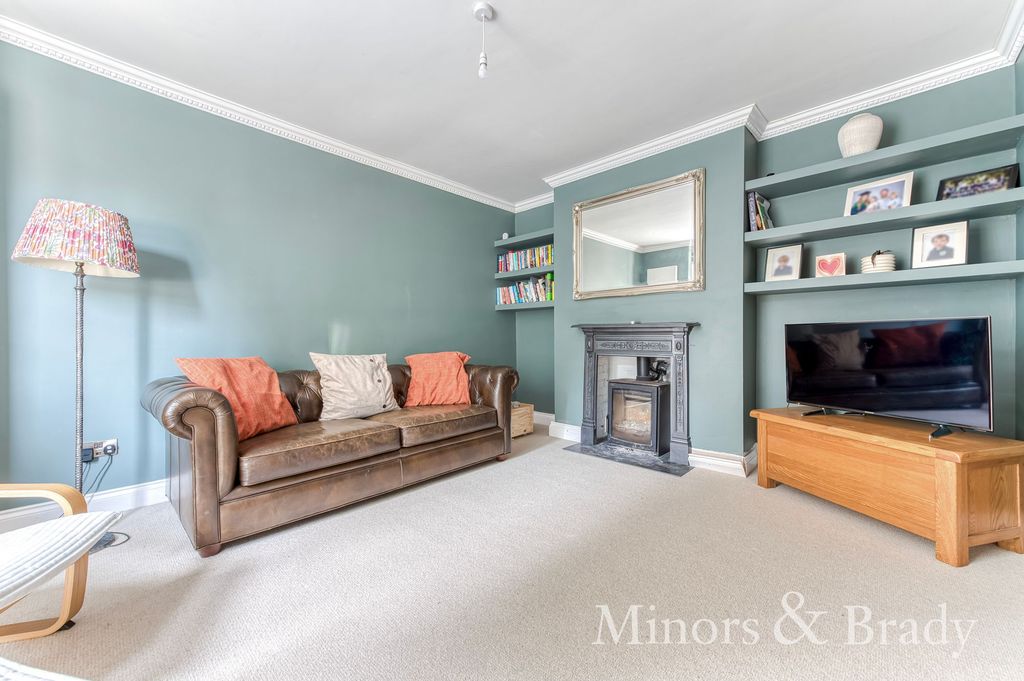 Property photo 2 of 26