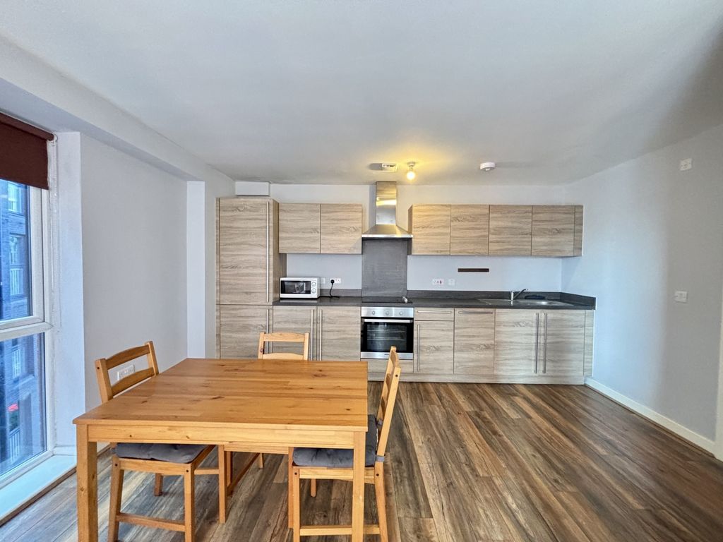 Property photo 3 of 16 Image00012