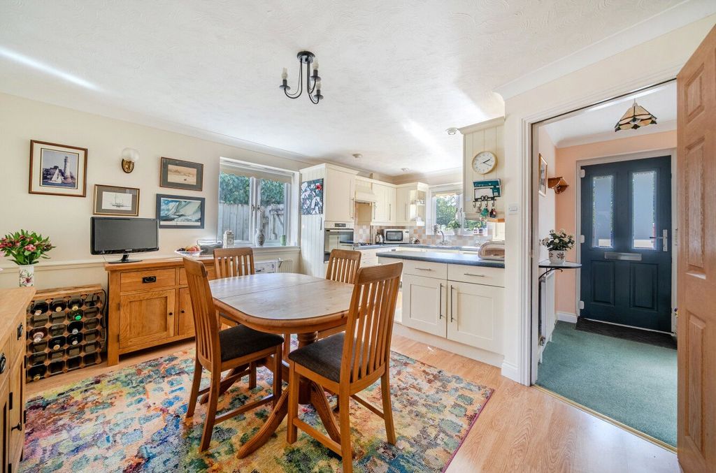 Property photo 3 of 14 Kitchen/Breakfast Rm