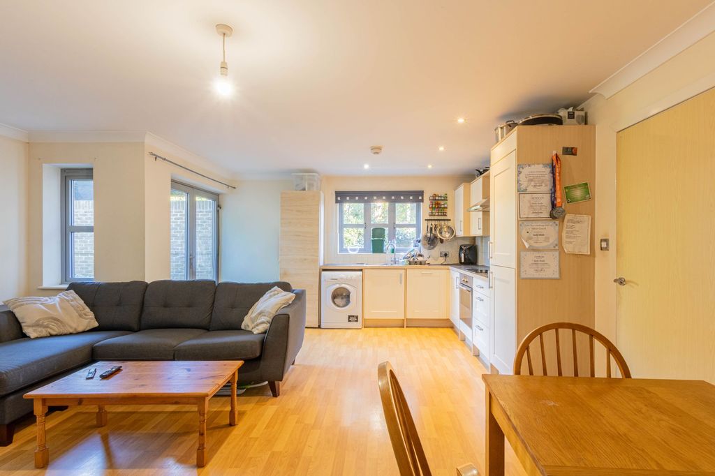 Property photo 3 of 14