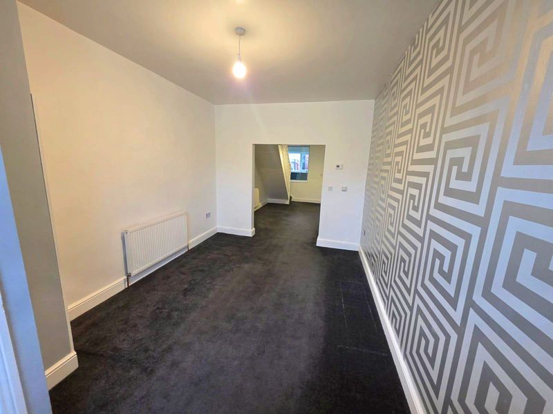 Property photo 2 of 8 Lounge