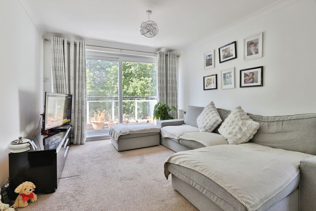 Property photo 3 of 16 Pbox-Img.Jpg