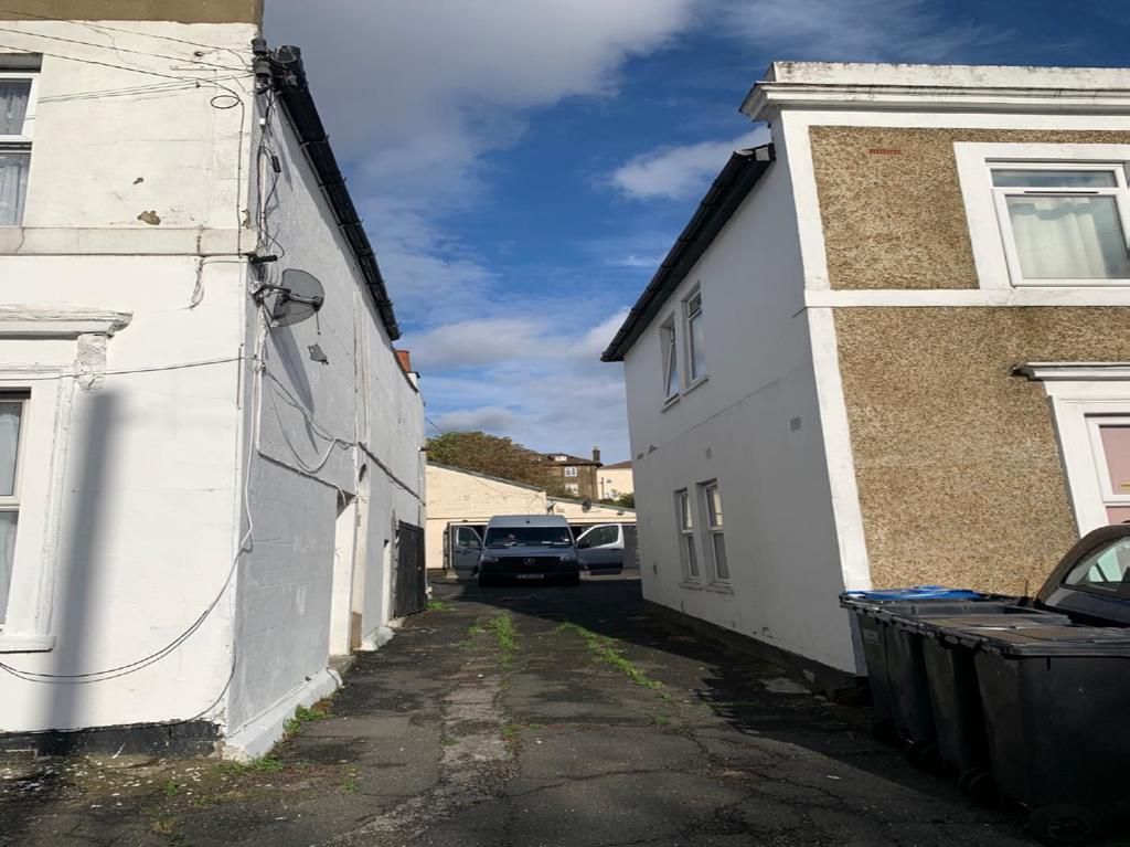 Property photo 2 of 3 Photo