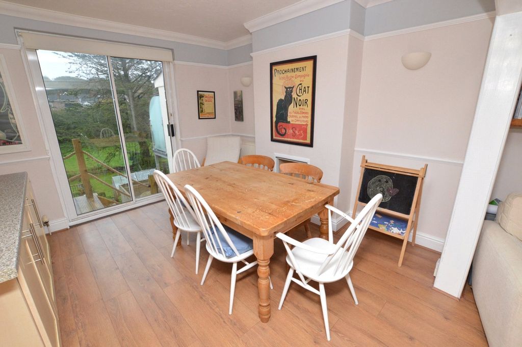 Property photo 3 of 19 Dining Rea