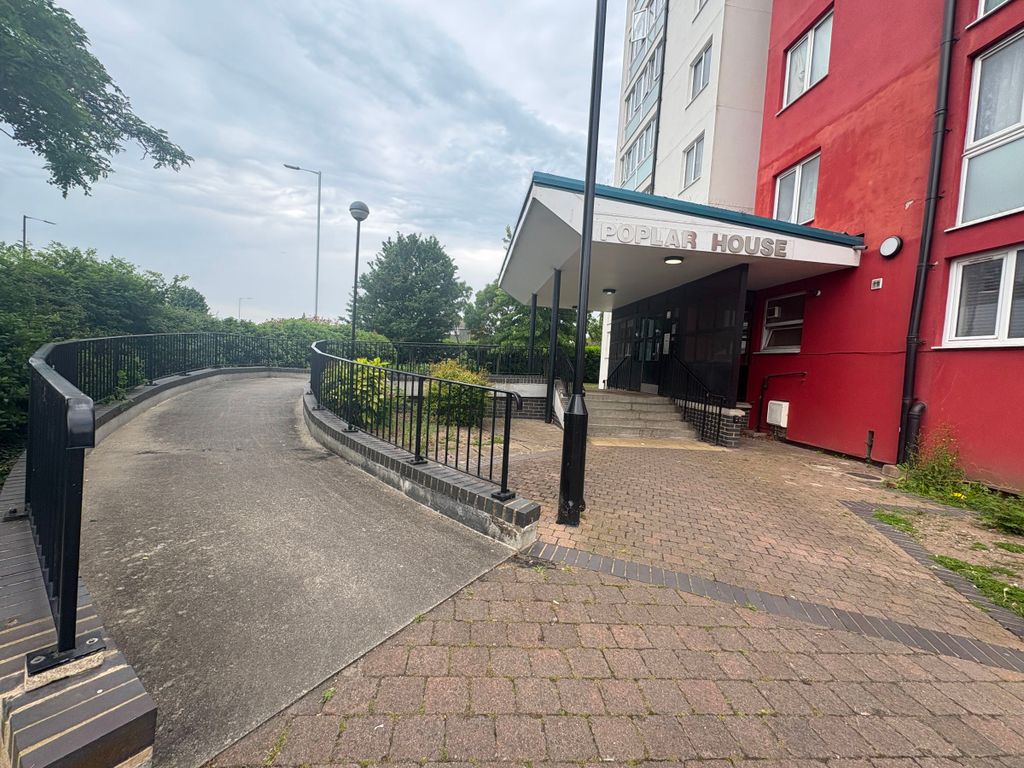 Property photo 2 of 18