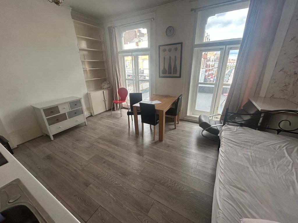 Property photo 2 of 3