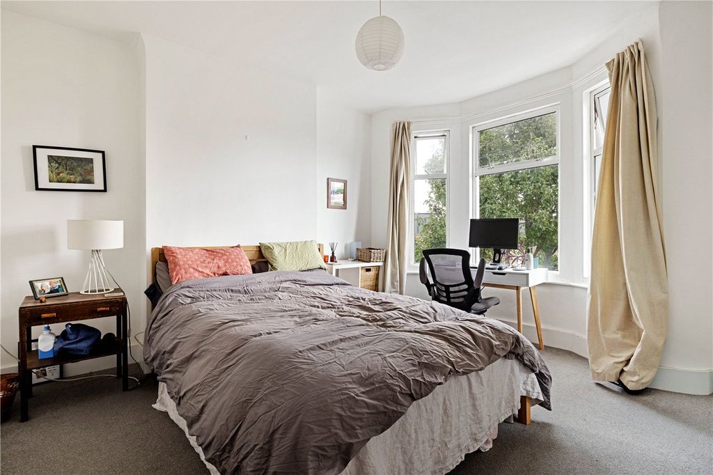 Property photo 3 of 10 Bedroom