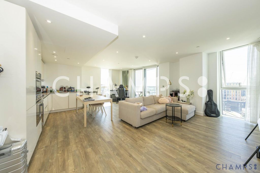Property photo 3 of 19 Gallery