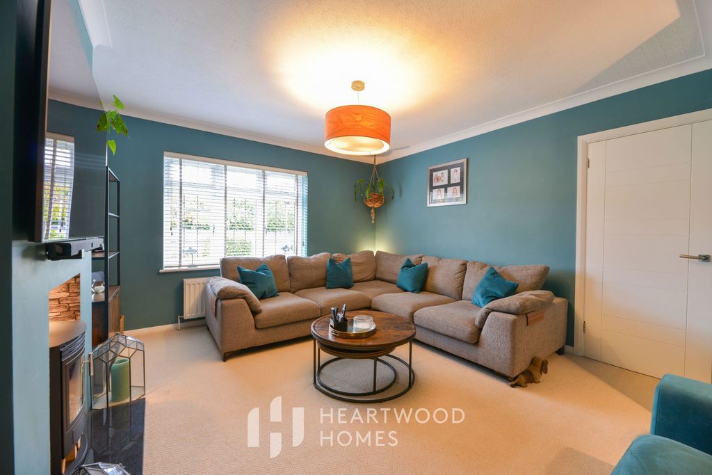 Property photo 3 of 33