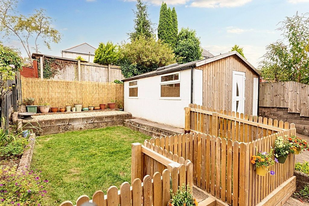 Property photo 2 of 28