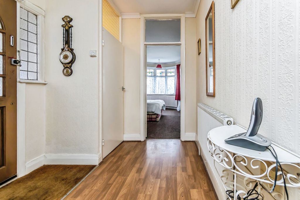 Property photo 2 of 17 Pbox-Img.Jpg