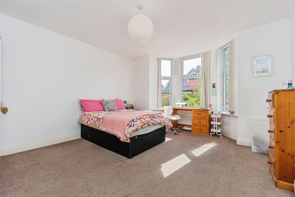 Property photo 3 of 45 Pbox-Img.Jpg