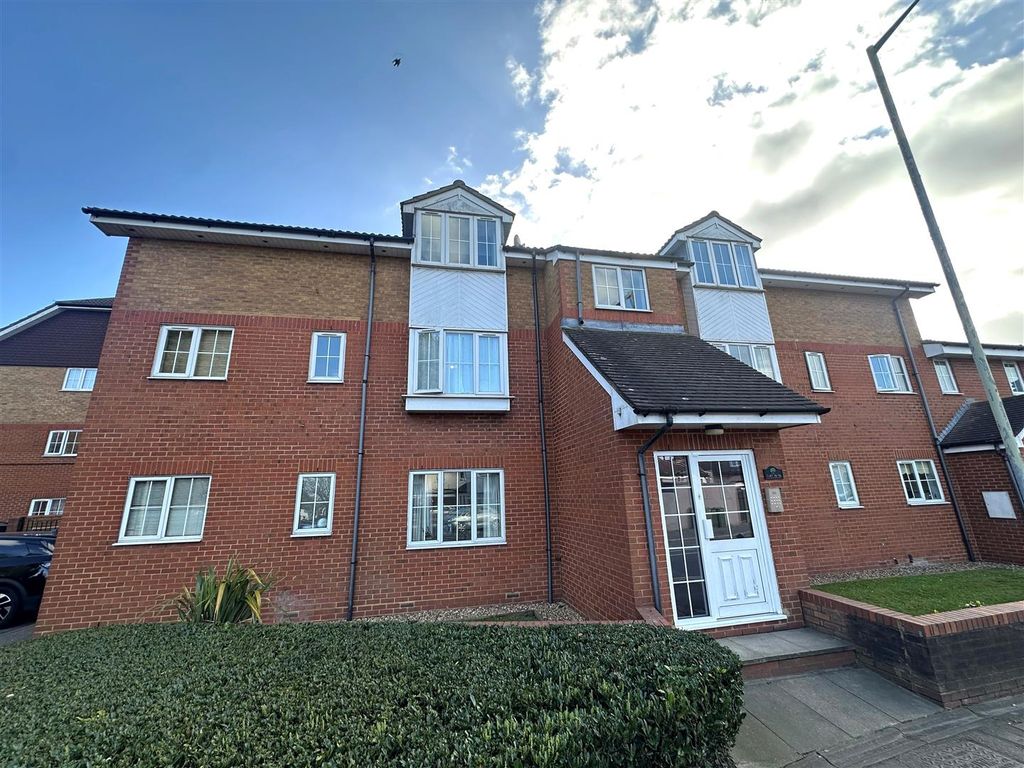 Property photo 1 of 4 Coopers Estate Agents