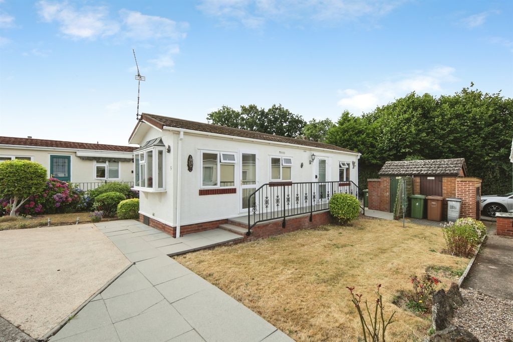Property photo 1 of 11