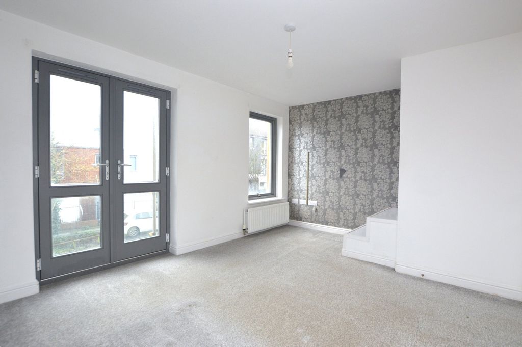 Property photo 3 of 11 3 - Picture No. 25